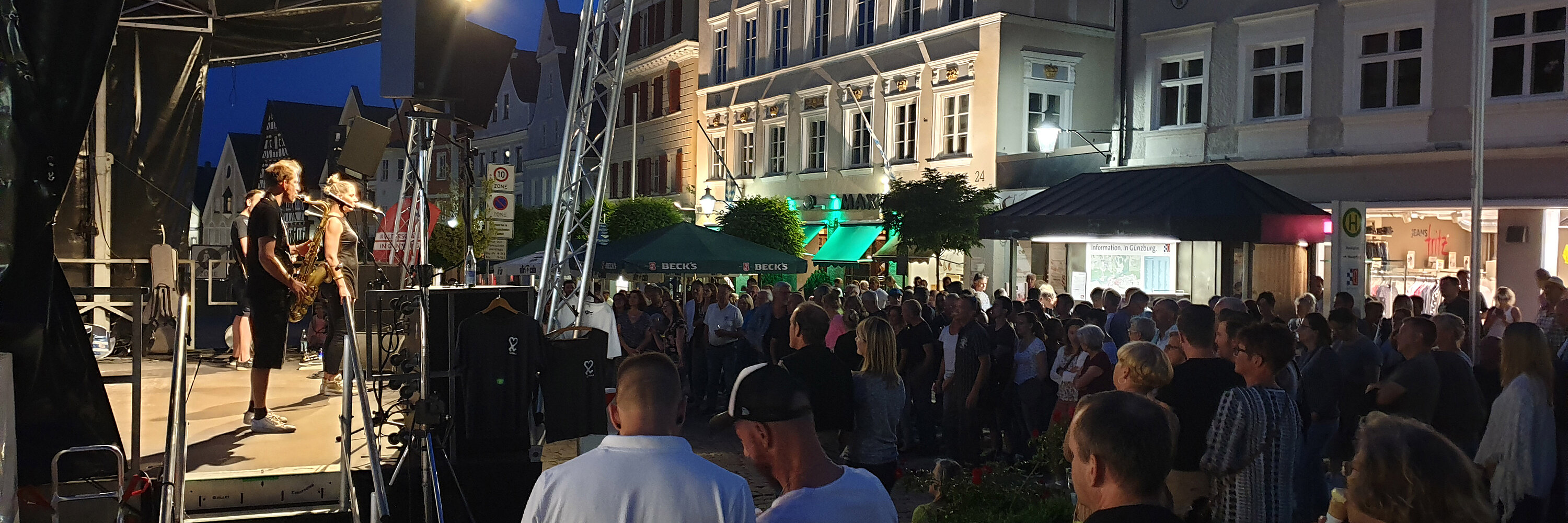 Günzburg feiert auf dem Marktplatz. Foto: Stadt Günzburg