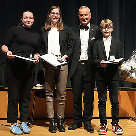 Die Geehrten der Ehrung der Kulturschaffenden 2024. Foto: Angelika Pilz/Stadt Günzburg