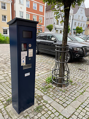 Die neuen Parkscheinautomaten am Schloßplatz und am Marktplatz akzeptieren neben der Barzahlung auch die Zahlung mit Karte. Foto: Michael Lindner/Stadt Günzburg