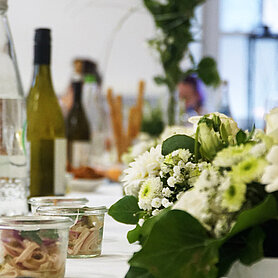 Gemeinsam feiern bei "Europa zu Tisch – Diner en blanc". Foto: Gianluca Nowak/Stadt Günzburg