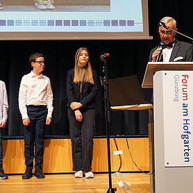 Ehrung der Musikschülerinnen und Schüler für die bestandene D1- bzw. D2-Prüfung. Foto: Johanna Hofgärtner/Stadt Günzburg