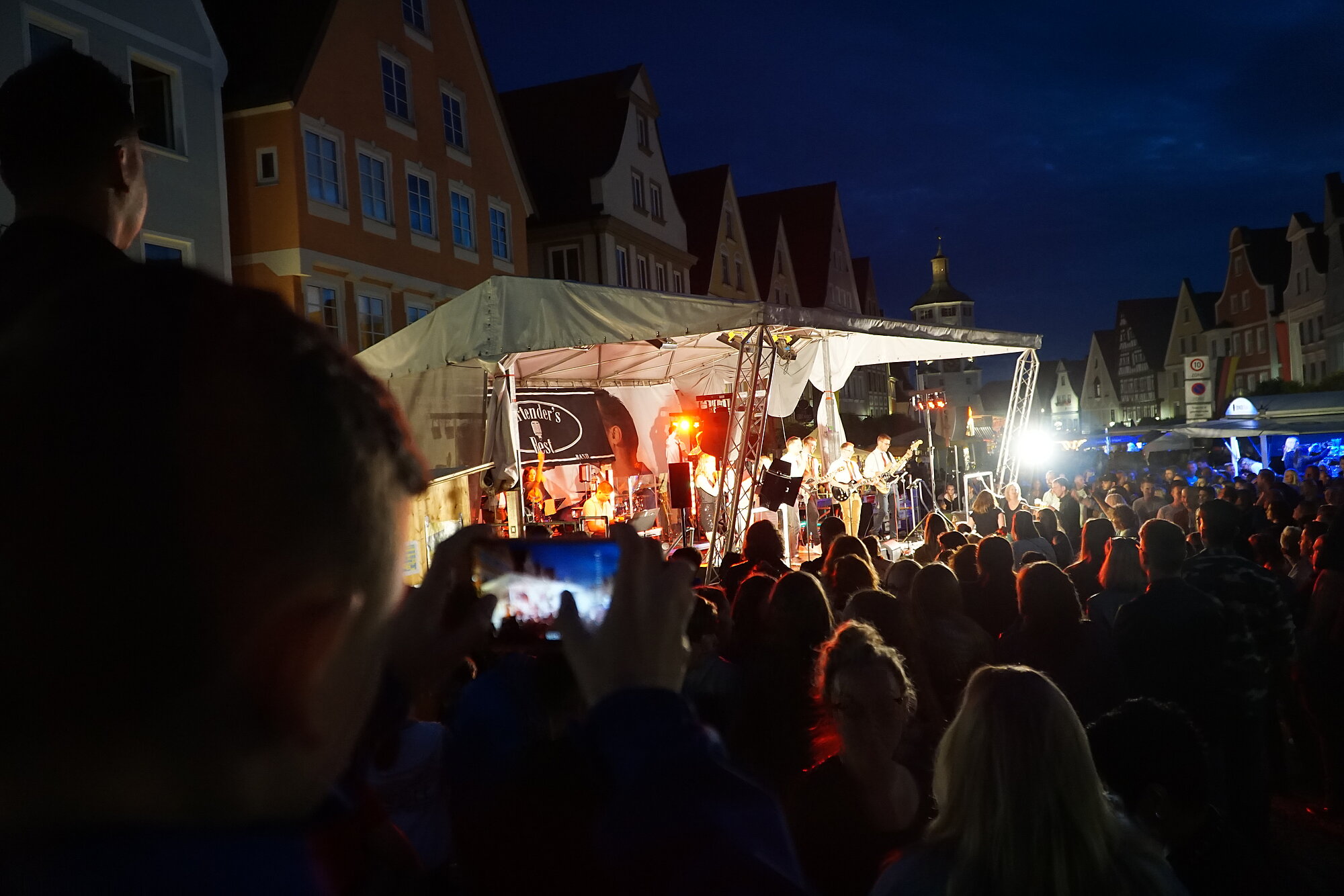 Der Günzburger Marktplatz verwandelt sich beim Guntiafest in eine Freiluft-Bühne. Foto: Julia Ehrlich/Stadt Günzburg
