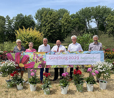 Am 20. Juni vergangenen Jahres wurden die Verträge zur Gründung der Landesgartenschau Günzburg 2029 GmbH unterzeichnet. Heute wurde bekannt, dass die Landesgartenschau mit bis zu sieben Millionen Euro vom Freistaat gefördert wird. Foto: Johanna Hofgärtner/ Stadt Günzburg