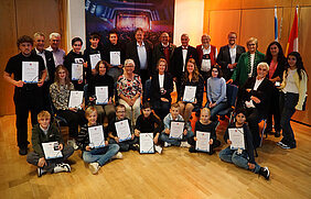 Die Stadt Günzburg würdigte das herausragende ehrenamtliche Engagement zahlreicher Kulturtätiger sowie erfolgreicher Musikschüler in der diesjährigen Ehrung. Foto: Johanna Hofgärtner/Stadt Günzburg
