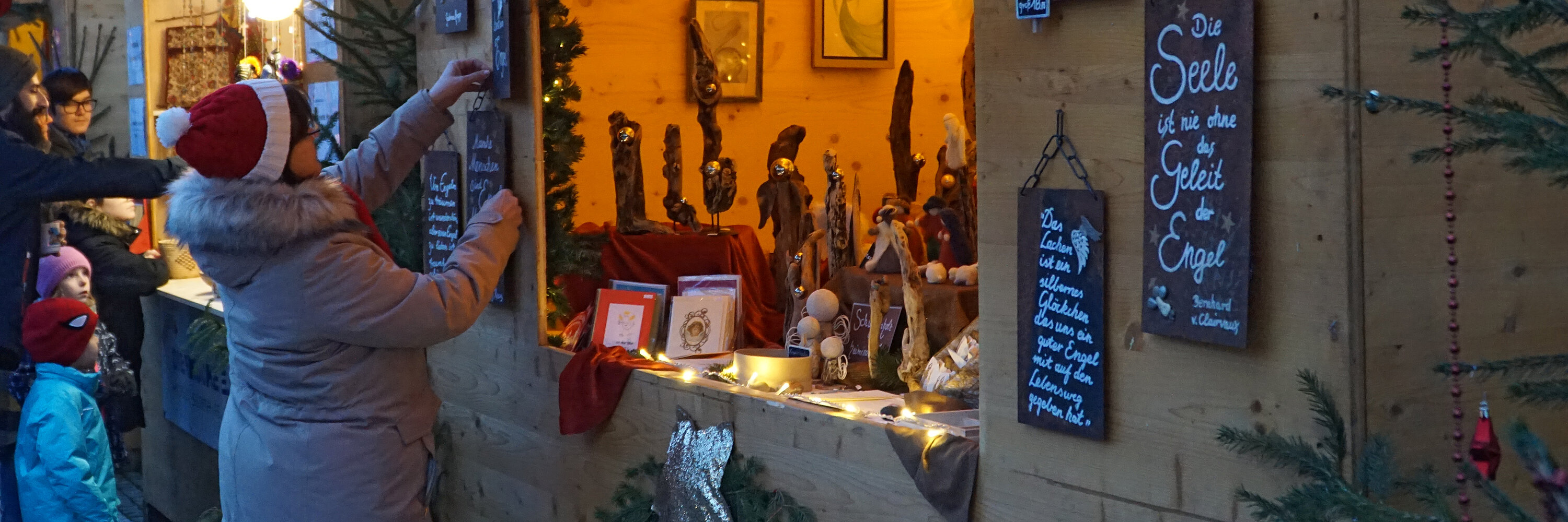 Stand auf der Altstadtweihnacht. Foto: Julia Ehrlich/ Stadt Günzburg