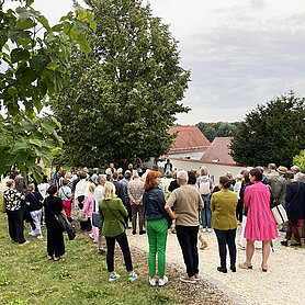 Rundgang nach der Vernissage durch den SkulpturenPark, Foto: Johanna Hofgärtner