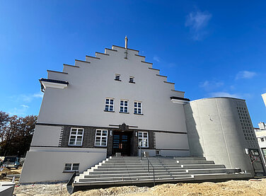 Nach der Sanierung und Erweiterung der Jahnhalle findet am Samstag, 22. November 2025, ab 14 Uhr ein Tag der offenen Tür statt. Foto: Michael Lindner/Stadt Günzburg