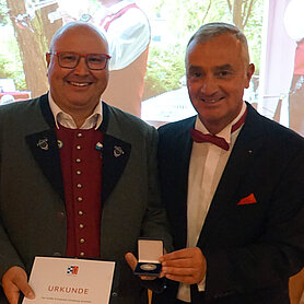 Christian Fiedler (Musikverein Wasserburg/Günz) Für seine langjährigen Verdienste als Vorstand, Ausbilder und Förderer der musikalischen Jugend. Foto: Johanna Hofgärtner Christian Fiedler (Musikverein Wasserburg/Günz) Für seine langjährigen Verdienste als Vorstand, Ausbilder und Förderer der musikalischen Jugend. Foto: Johanna Hofgärtner