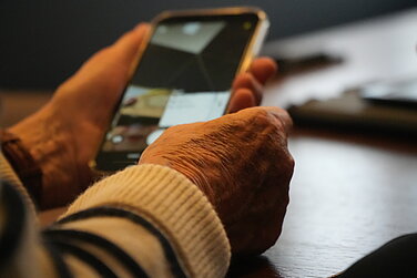 Im März und April findet eine Smartphone-Sprechstunde für Senioren im Günzburger Rathaus statt. Foto: Michael Lindner/Stadt Günzburg