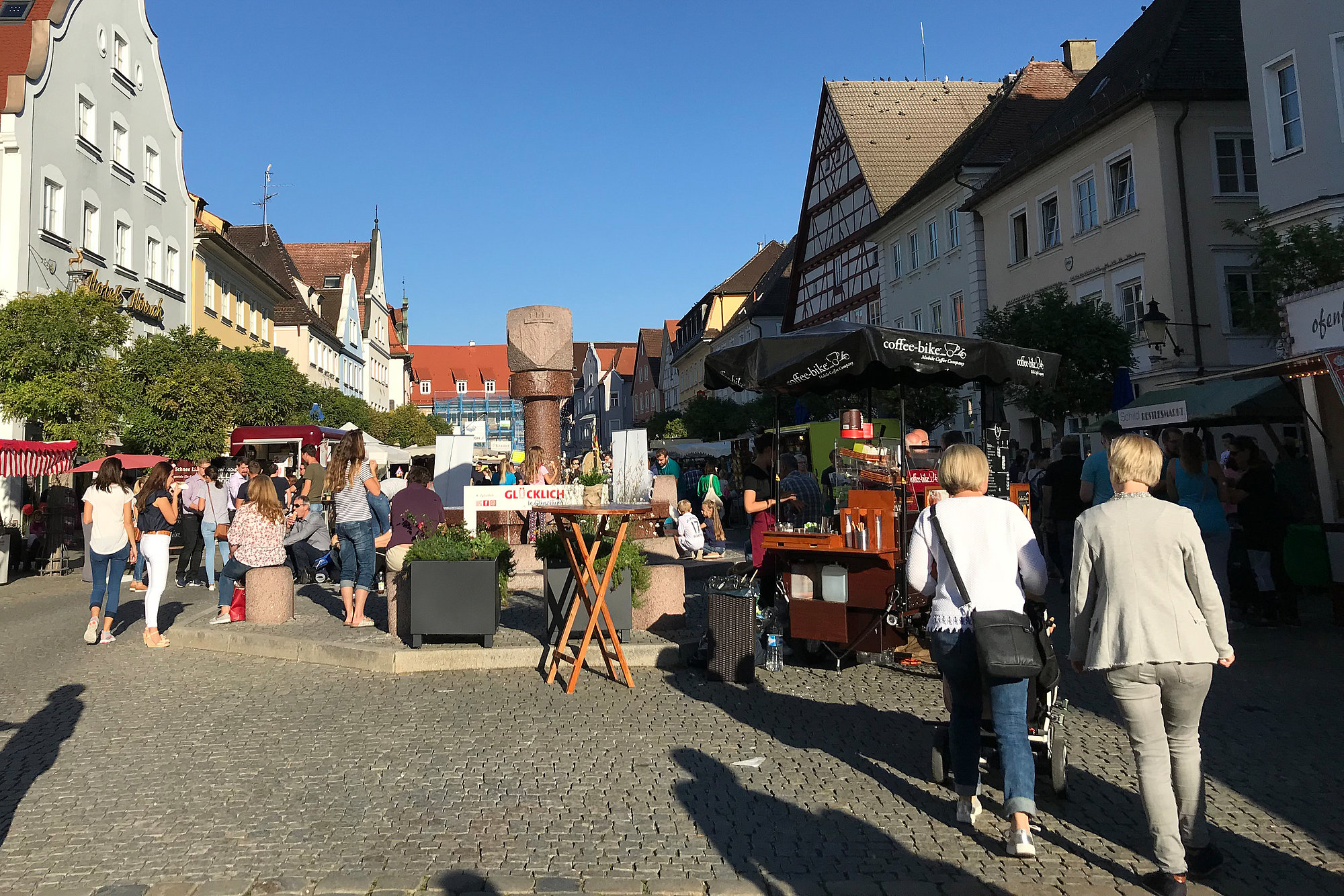 Jahrmarkt in Günzburg. Foto: Julia Ehrlich/ Stadt Günzburg