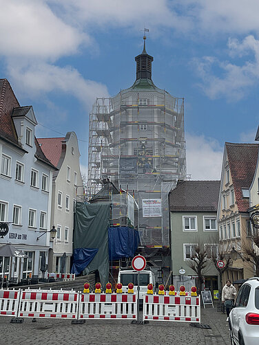 Wegen der Renovierung des Stadtturms ist die Durchfahrt nun für vier Tage gesperrt. Foto: Michael Lindner/Stadt Günzburg