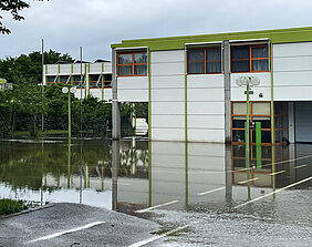 Die Kinder der Grundschule Auf der Bleiche werden wegen den Folgen des Hochwassers ab Montag, 10. Juni, im Haus der Bildung und im Dossenberger Gymnasium unterrichtet. Foto: Michael Lindner / Stadt Günzburg