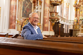 Siegfried Ranz hört nach 17 Jahren als Stadtführer in Günzburg auf. Foto: Heiko Grandel für die Stadt Günzburg
