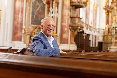 Siegfried Ranz hört nach 17 Jahren als Stadtführer in Günzburg auf. Foto: Heiko Grandel für die Stadt Günzburg
