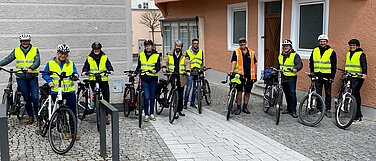 Mit der Aufnahme in die Arbeitsgruppe fahrradfreundlicher Kommunen in Bayern (AGFK-BY) macht Günzburg einen weiteren wichtigen Schritt in Richtung „Fahrradstadt 2025“. Bei einer Radtour wurde die innerstädtische Radinfrastruktur begutachtet. Fotos: Carmen Willer/Stadt Günzburg