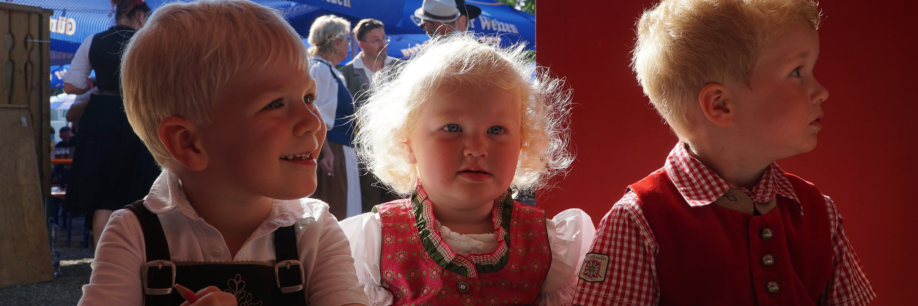 Kinder malen. Foto: Julia Ehrlich/ Stadt Günzburg