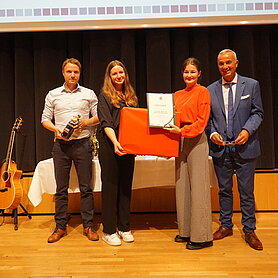 Auszeichnung für das P-Seminar des Maria-Ward-Gymnasiums, Foto: Johanna Hofgärtner/ Stadt Günzburg