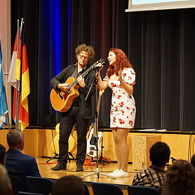 Grandioser Auftritt von Teodora Rajakovac mit Hannes Mühlfriedel, Foto: Johanna Hofgärtner/ Stadt Günzburg