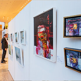 "Bürger machen Kultur": Kunstausstellung des Kunstvereins Off-Art im Forum am Hofgarten. Foto: Philipp Röger für die Stadt Günzburg