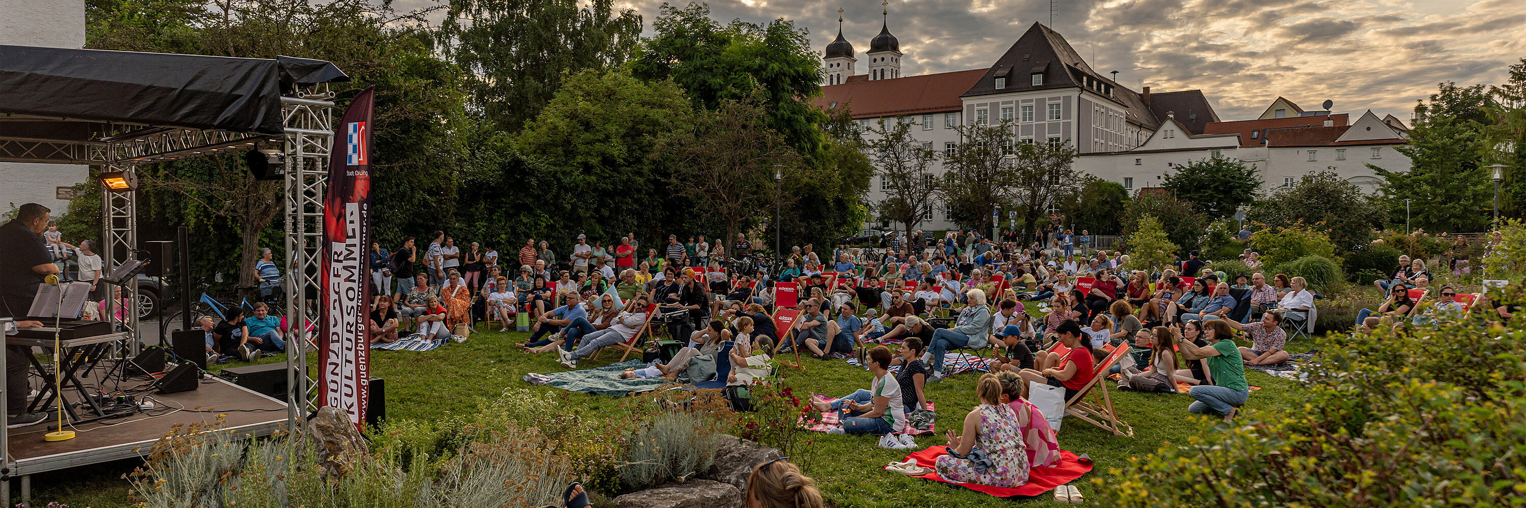 Picknickkonzert im Hofgarten, Foto: Philipp Röger für die Stadt Günzburg
